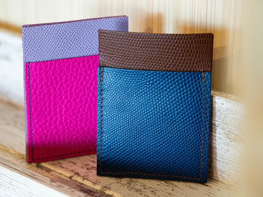 Réalisez votre porte-cartes en cuir avec Vivien - Image n°1 - Wecandoo