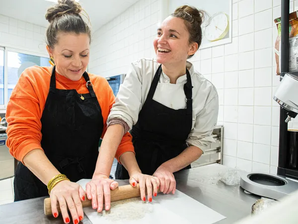 Réalisez vos pâtisseries gourmandes à base de pâte à cookie avec Chloé - Image n°4 - Wecandoo
