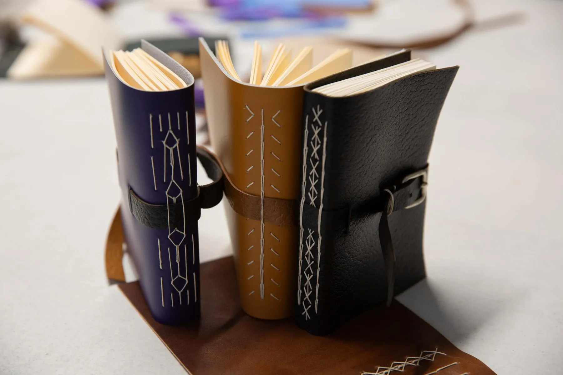 Confectionnez votre carnet en cuir et couture avec Soan - Afbeelding nr. 1 - Wecandoo