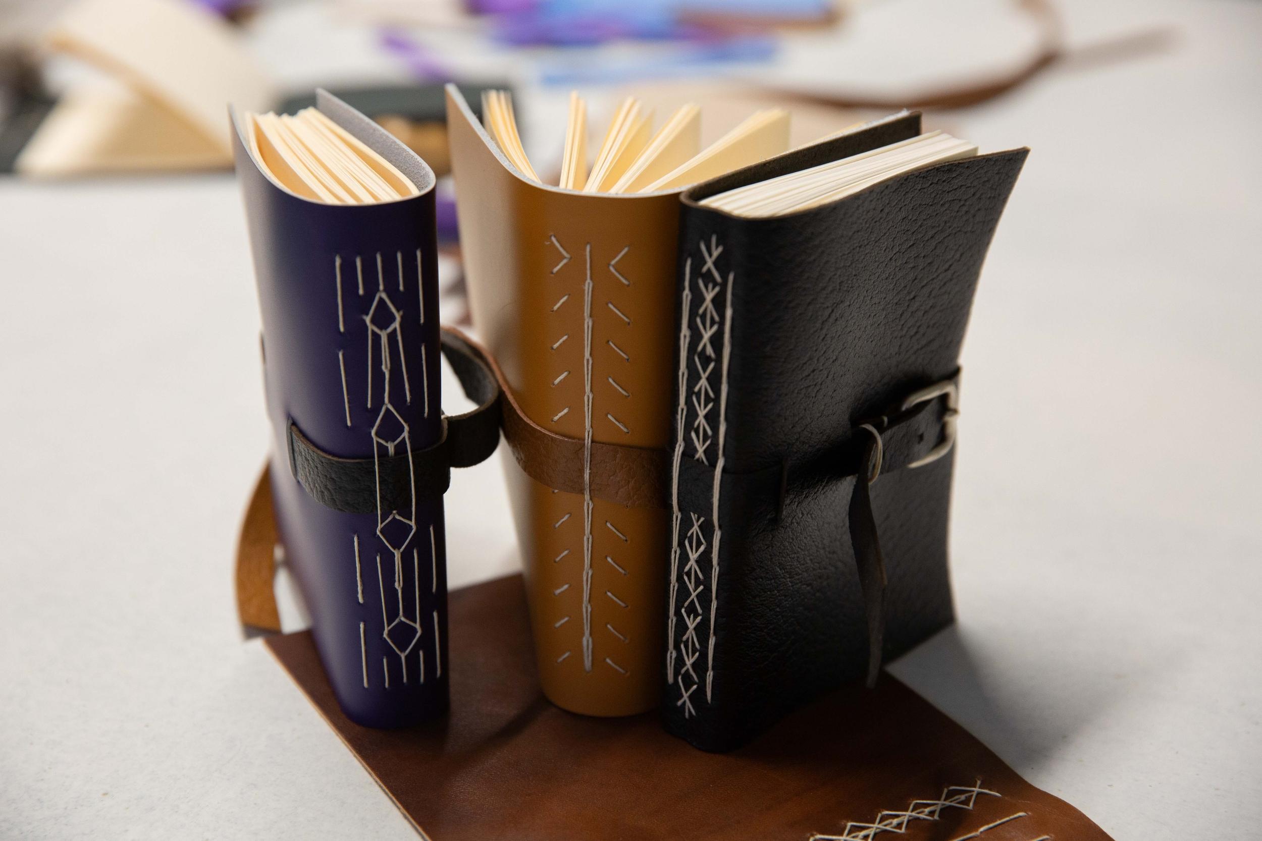 Confectionnez votre carnet en cuir et couture