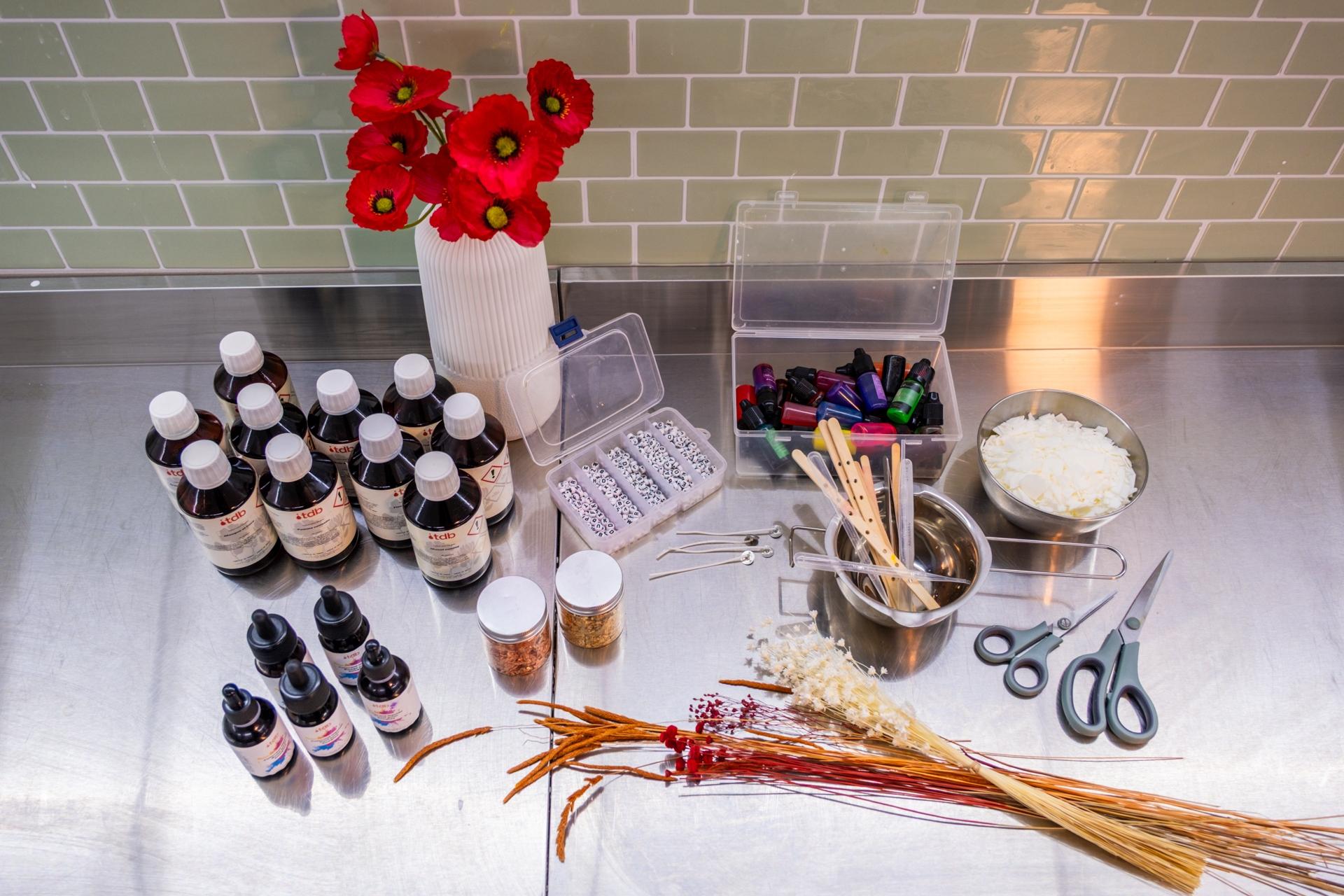 Créez votre kit de bien-être : bougie parfumée, de massage et bombe de bain avec Cloé - Image n°10 - Wecandoo