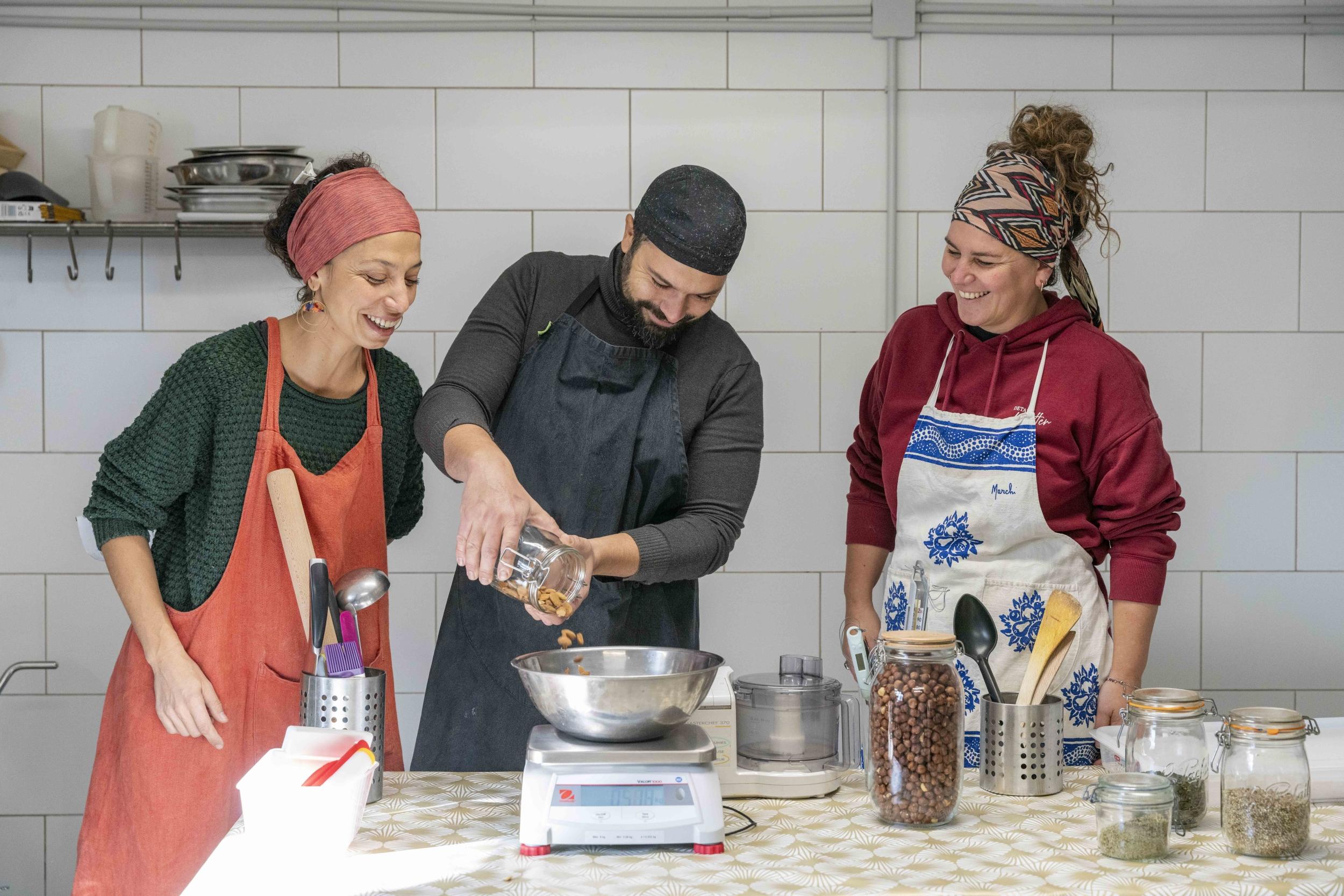 Réalisez vos nougats dans une miellerie avec Mélodie - Image n°2 - Wecandoo