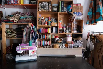 Discover experimental embroidery on a sewing machine