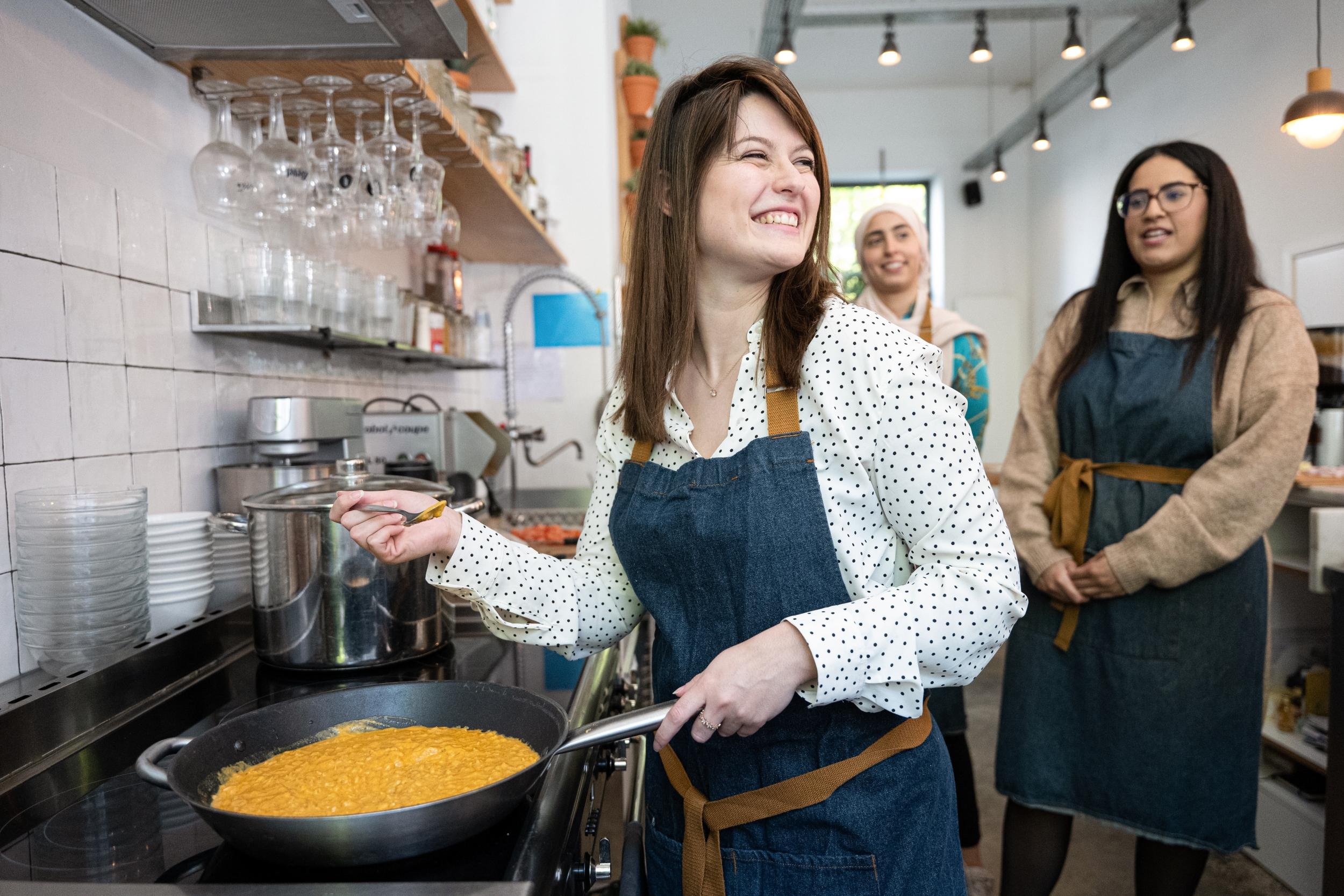 Cuisinez un menu africain complet avec Marthe-Esther - Image n°6 - Wecandoo