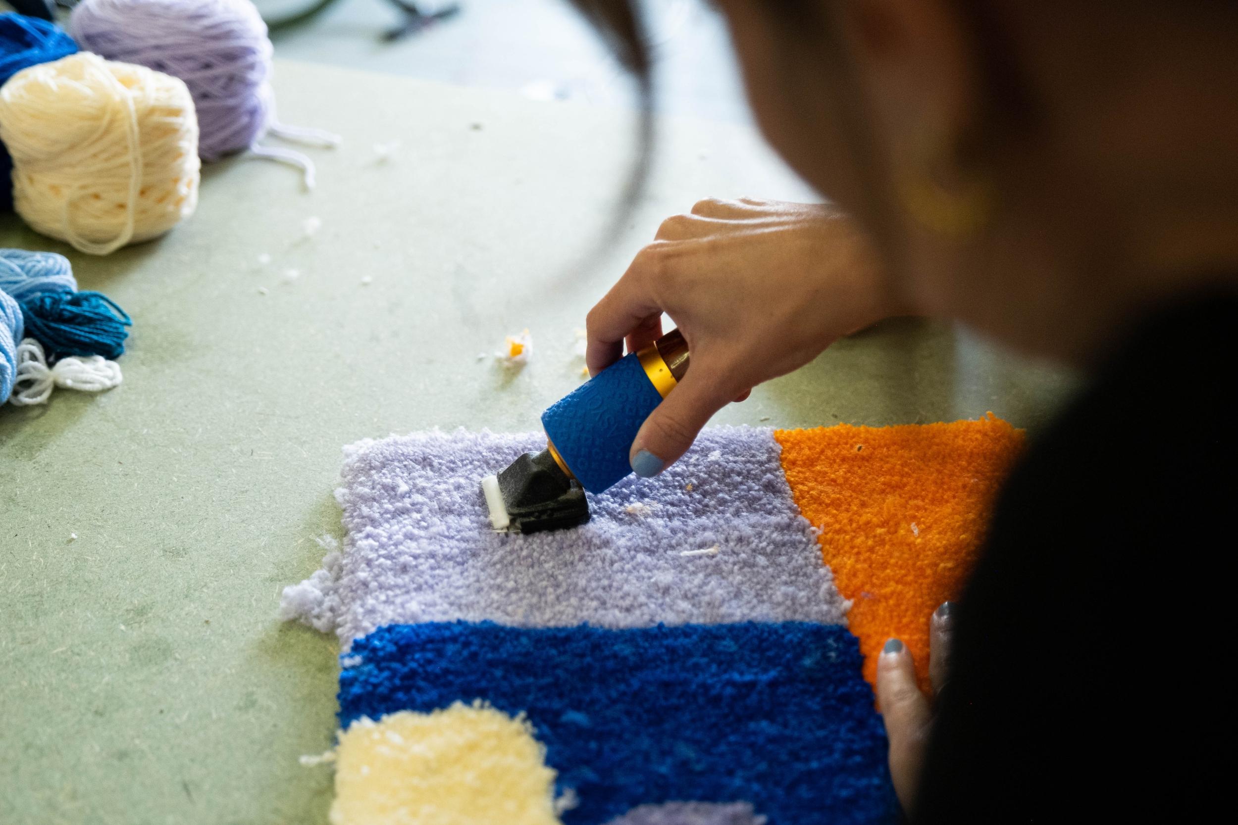 Initiez-vous au tufting et créez votre tapis avec Sabira - Image n°8 - Wecandoo