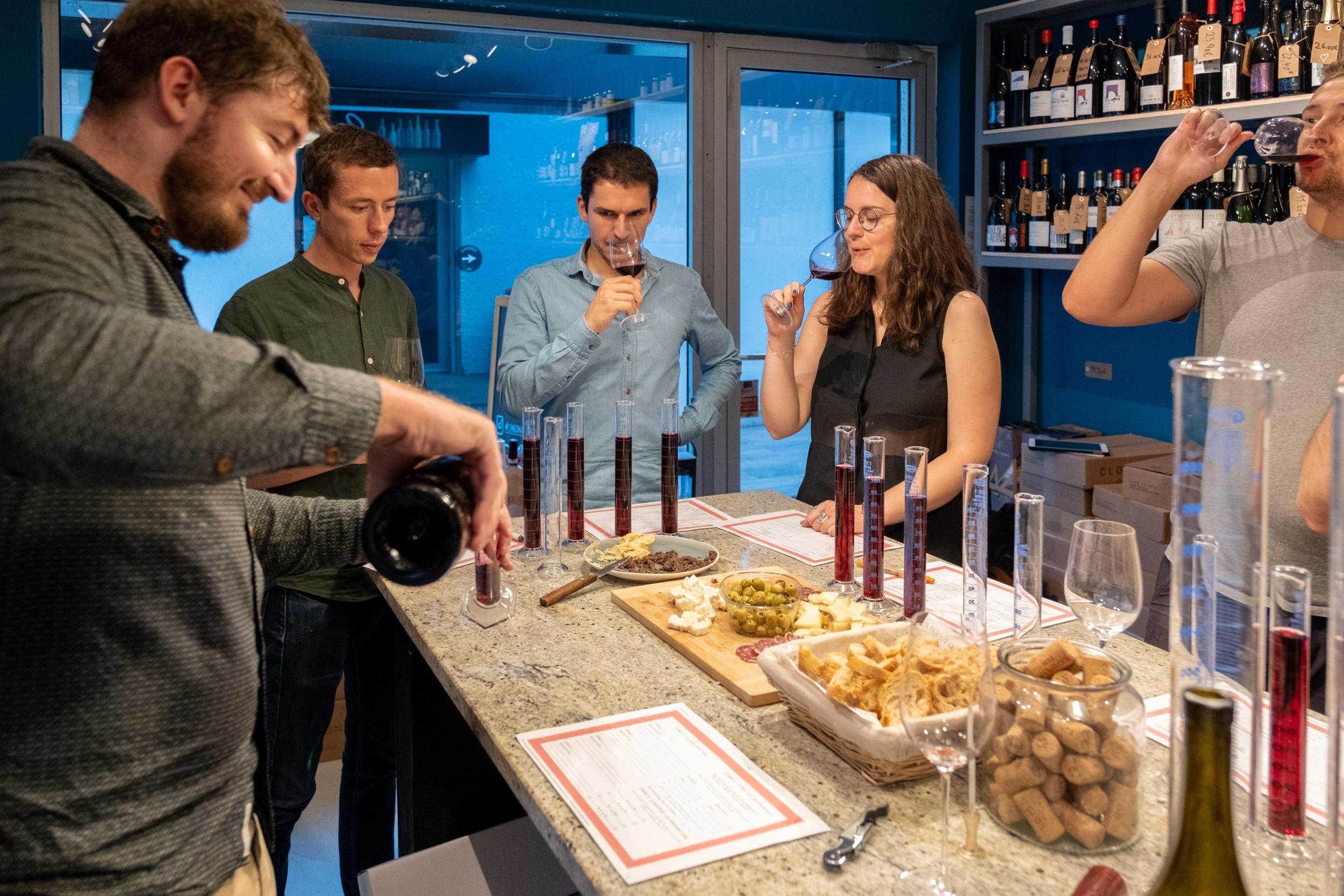 Assemblez vos bouteilles de vin en groupe