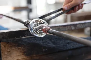 Découvrez le soufflage de verre