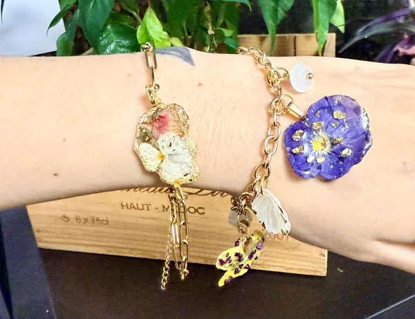 Create your own botanical jewellery with Luíza - Image n°4 - Wecandoo