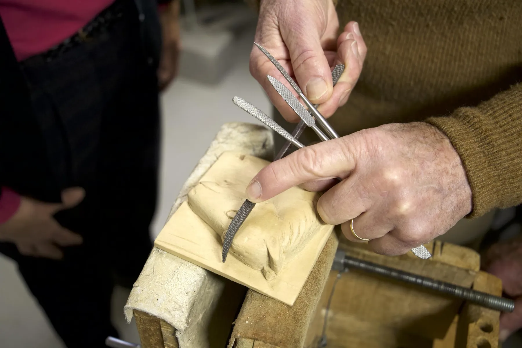 Initiez-vous à la sculpture sur bois avec Hubert - Image n°2 - Wecandoo