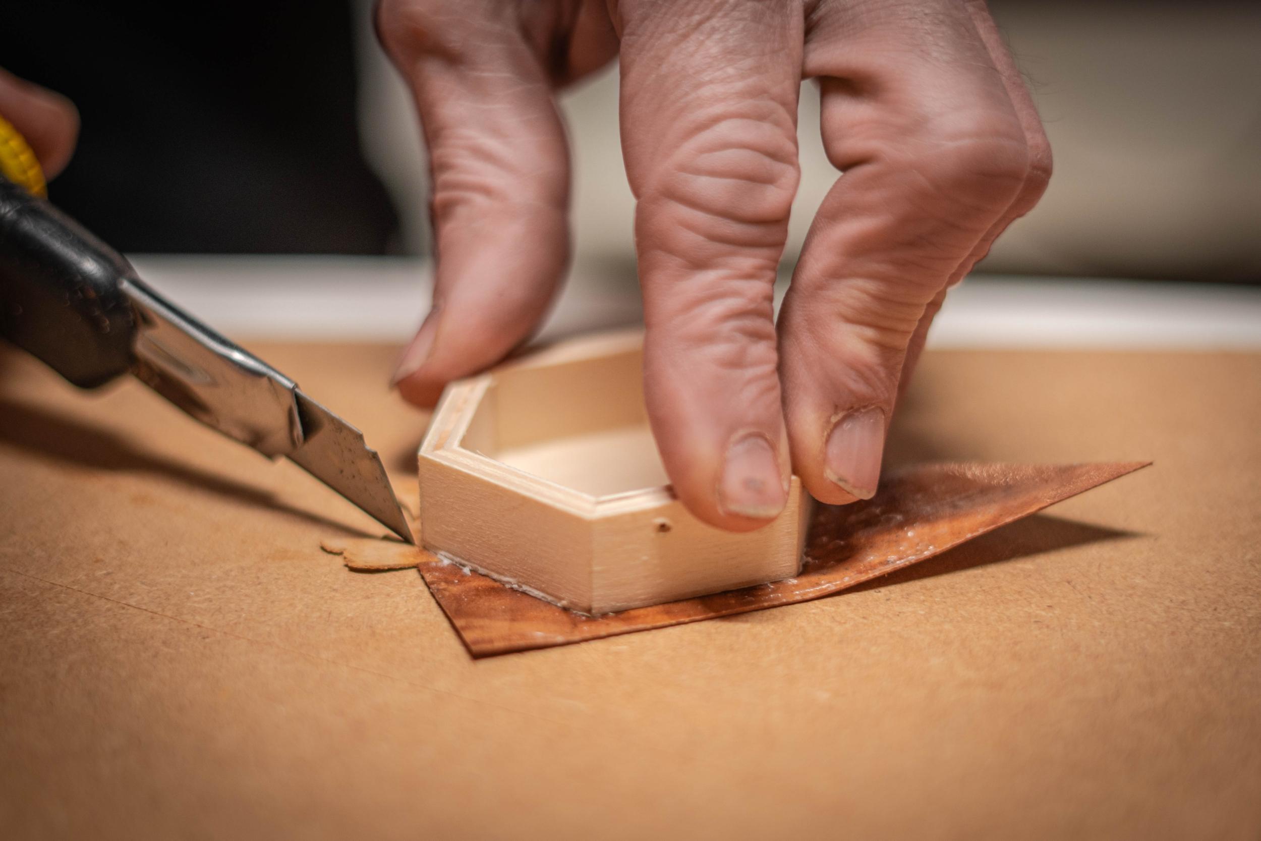 Initiez-vous à la marqueterie de bois avec David - Image n°2 - Wecandoo