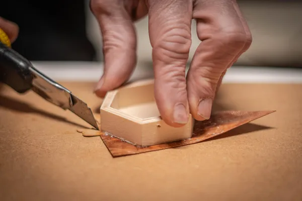 Initiez-vous à la marqueterie de bois avec David - Image n°2 - Wecandoo