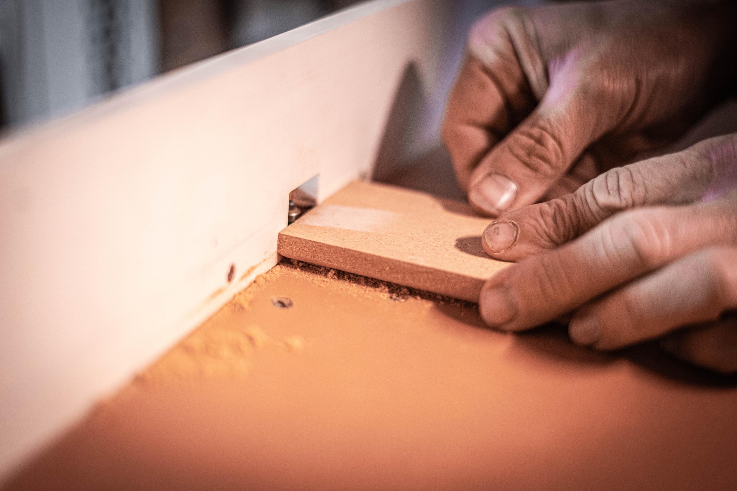 Réalisez votre parure de bureau en marqueterie de bois avec David - Image n°4 - Wecandoo