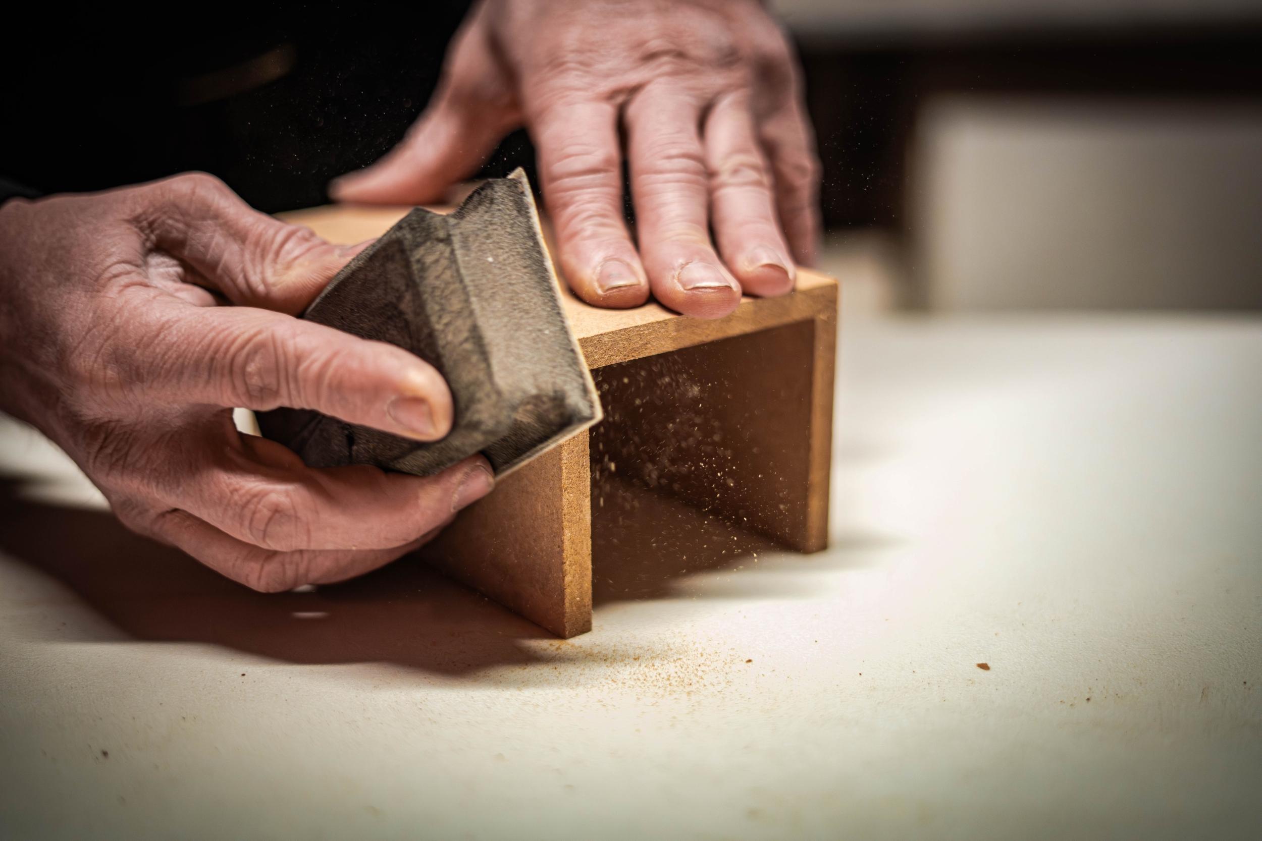 Fabriquez votre lampe Edison au design soigné sur une journée avec David - Image n°8 - Wecandoo