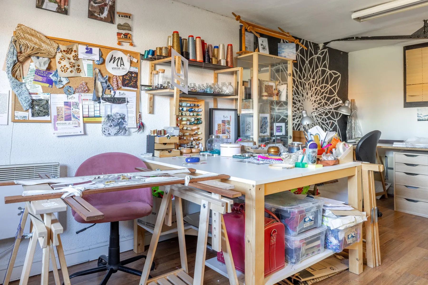 Créez votre objet décoratif unique avec miroir et broderie d'art - Afbeelding nr. 4 - Wecandoo