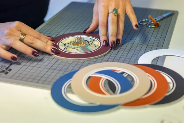 Réalisez votre cadre rond brodé sur métier à broder avec Éloïse - Image n°4 - Wecandoo