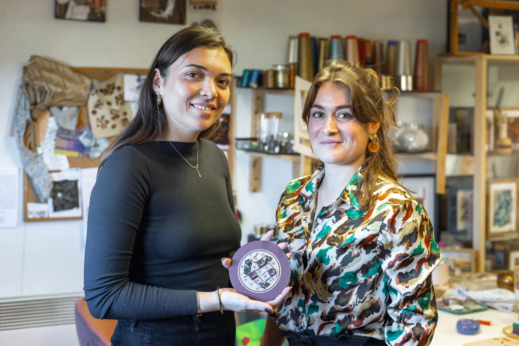 Réalisez votre cadre rond brodé sur métier à broder avec Éloïse - Image n°5 - Wecandoo