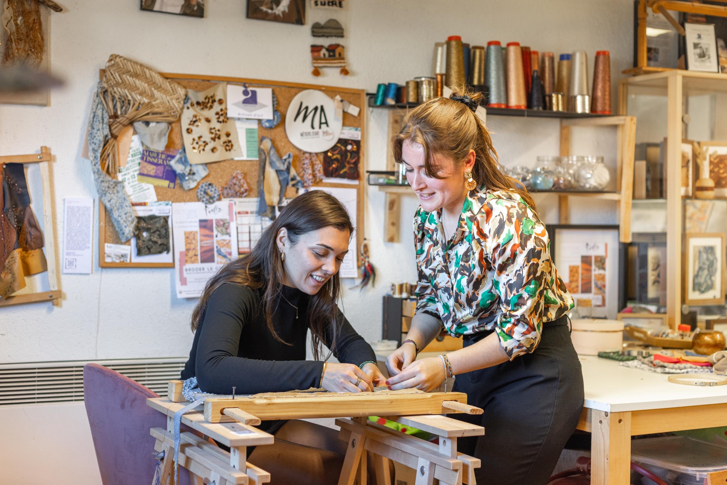 Réalisez votre cadre rond brodé sur métier à broder avec Éloïse - Image n°2 - Wecandoo