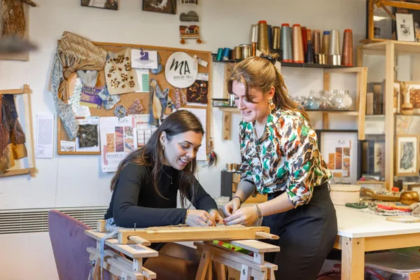 Réalisez votre cadre rond brodé sur métier à broder avec Éloïse - Image n°2 - Wecandoo