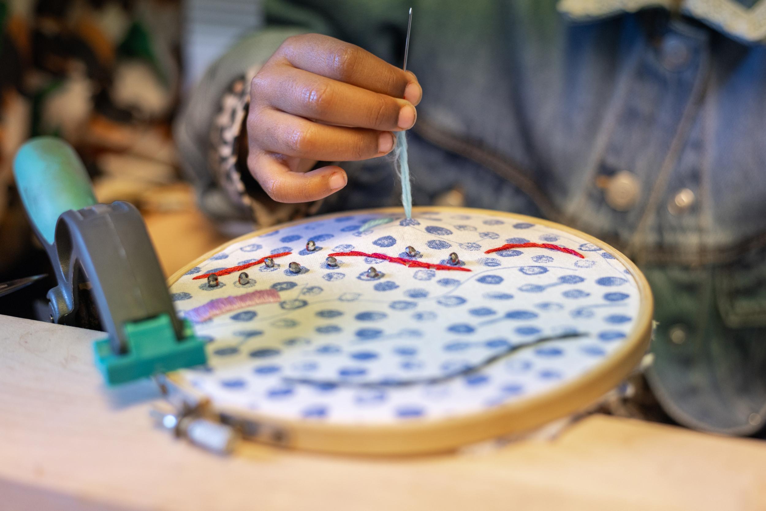 Découvre la broderie d'art avec Éloïse - Image n°6 - Wecandoo