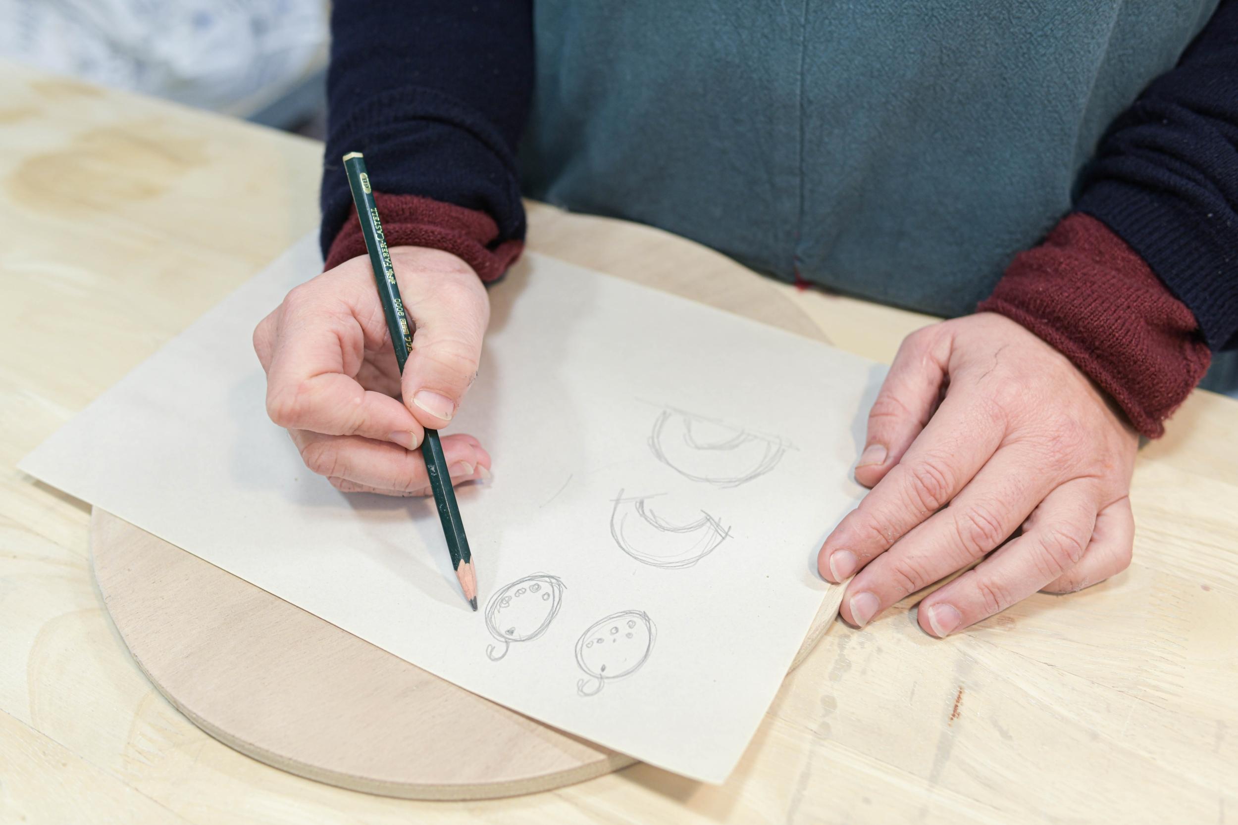 Créez vos boucles d'oreilles en porcelaine avec Angélique - Image n°5 - Wecandoo