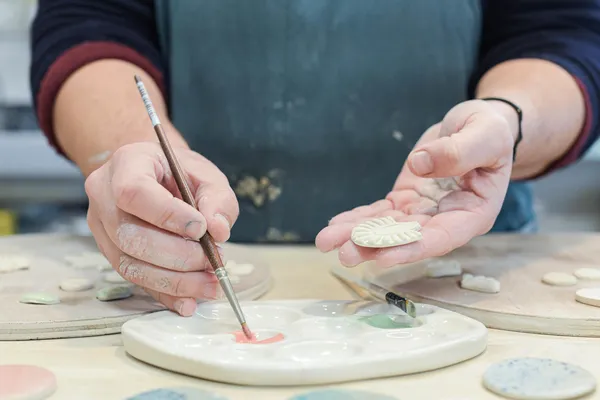 Créez vos boucles d'oreilles en porcelaine avec Angélique - Afbeelding nr. 1 - Wecandoo