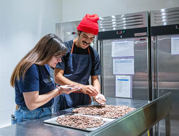 Apprenez à faire votre chocolat bean to bar avec Erick - Image n°3 - Wecandoo