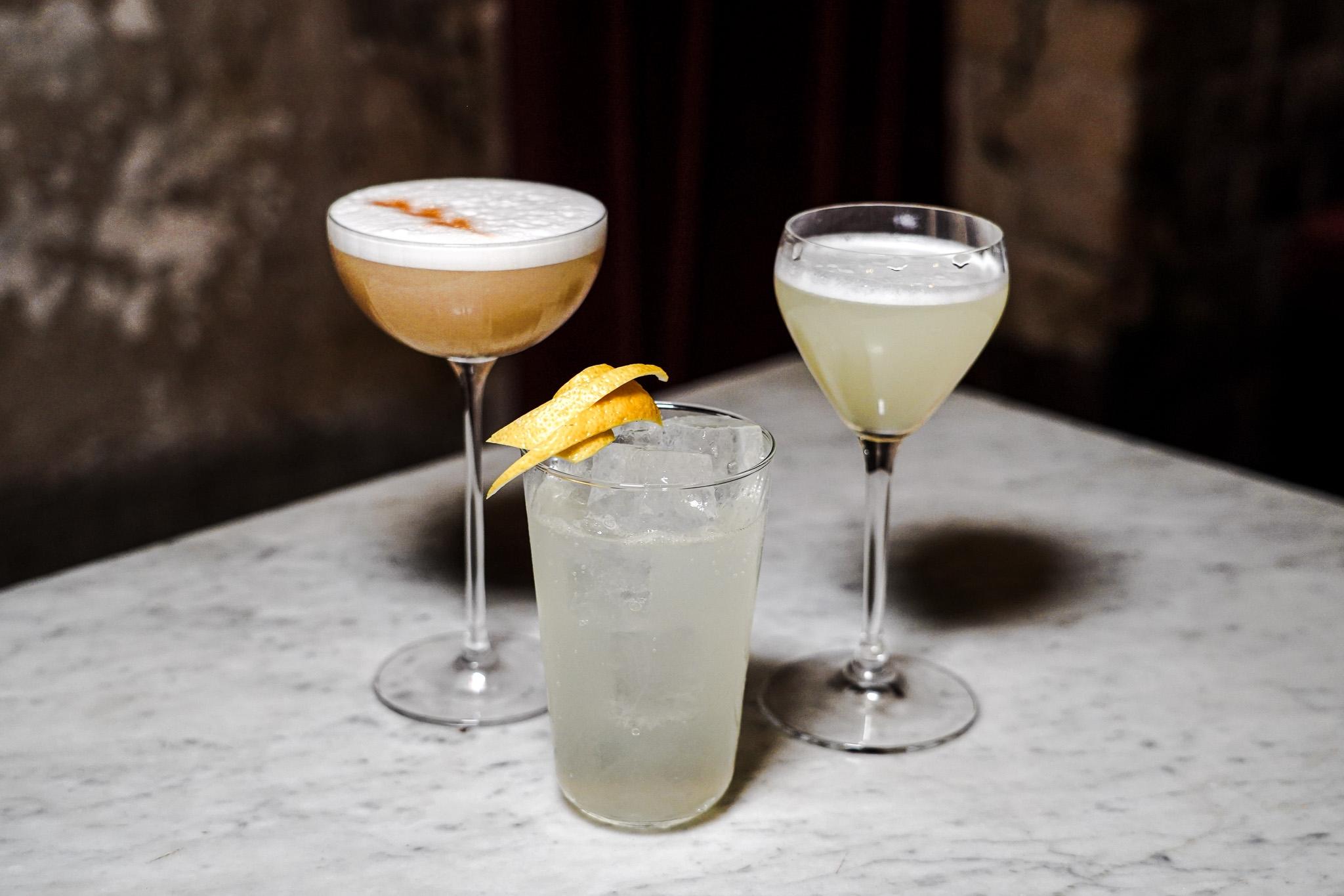 Réalisez trois cocktails iconiques dans un speakeasy