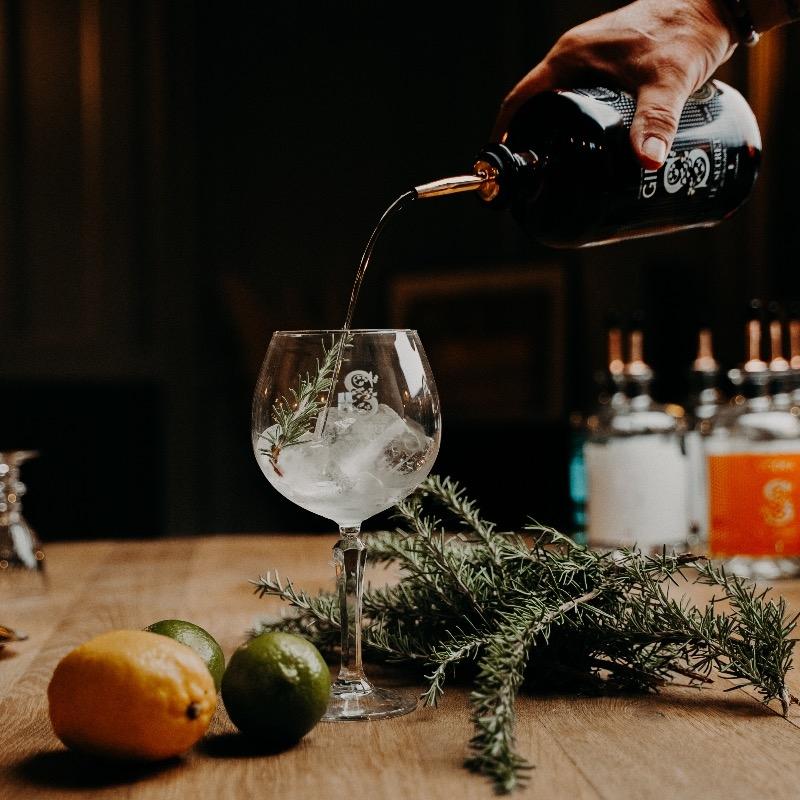 Créez votre gin sur-mesure en duo