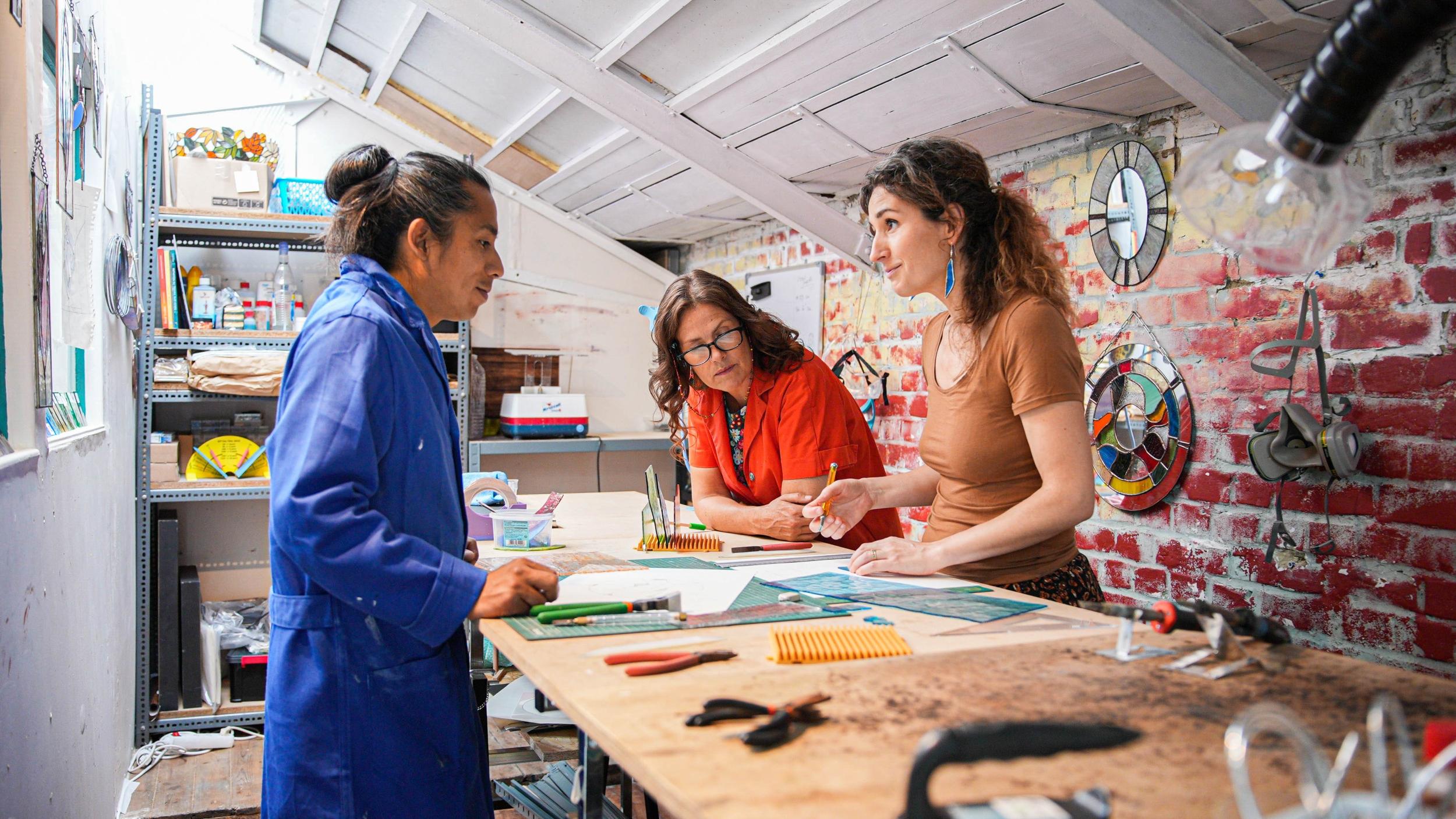 Fabriquez votre bouquet de fleurs en vitrail avec Diane - Image n°4 - Wecandoo