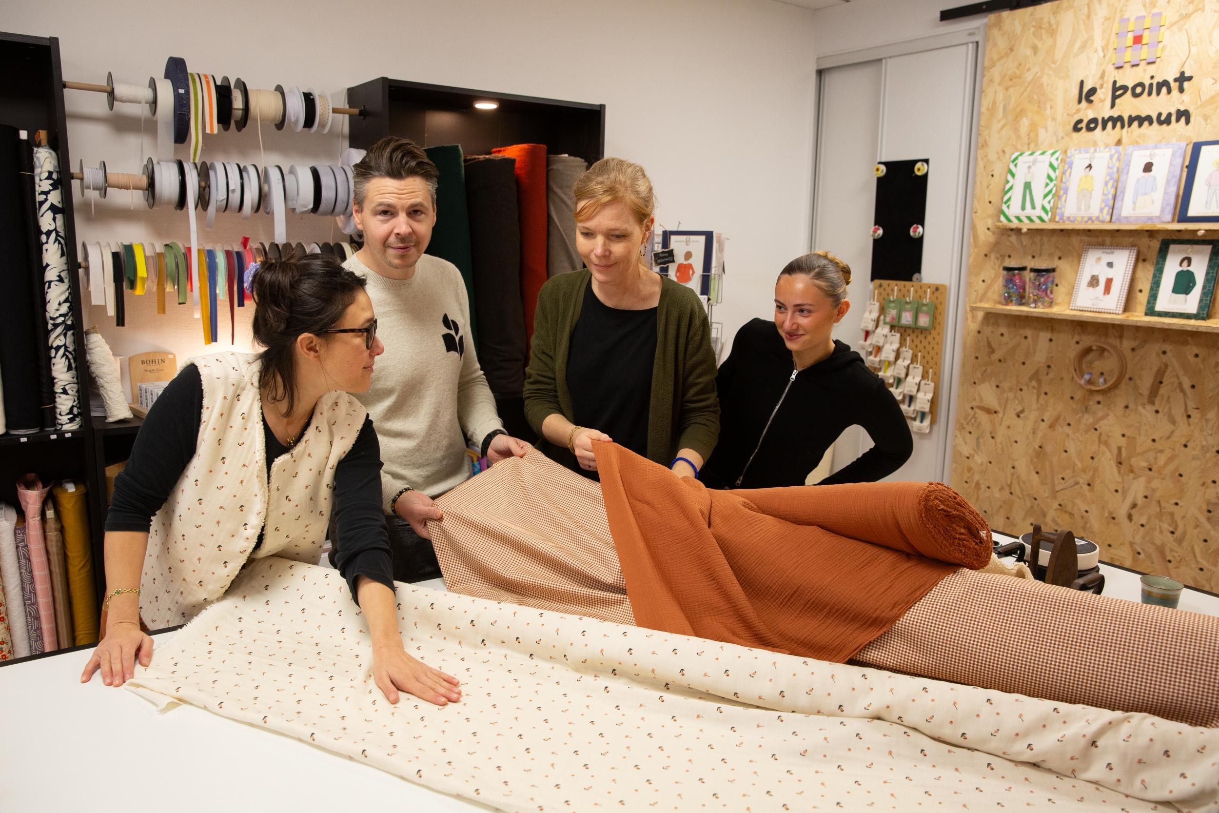 Confectionnez votre tapis à langer nomade en coton bio avec Charlotte - Image n°4 - Wecandoo