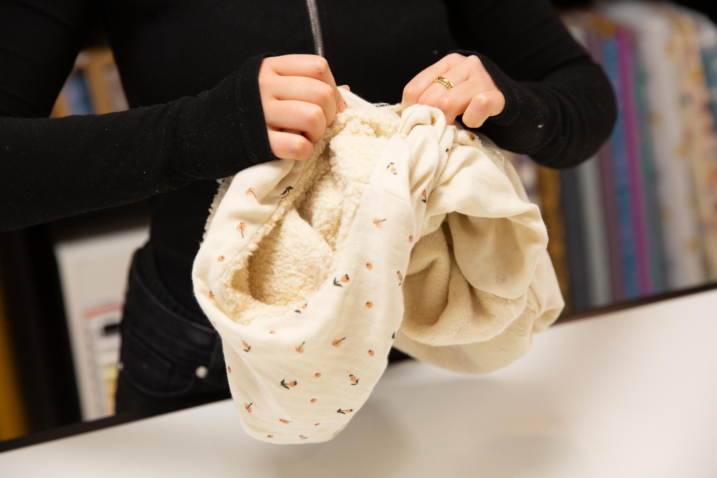 Confectionnez votre gilet de berger réversible avec Charlotte - Image n°3 - Wecandoo