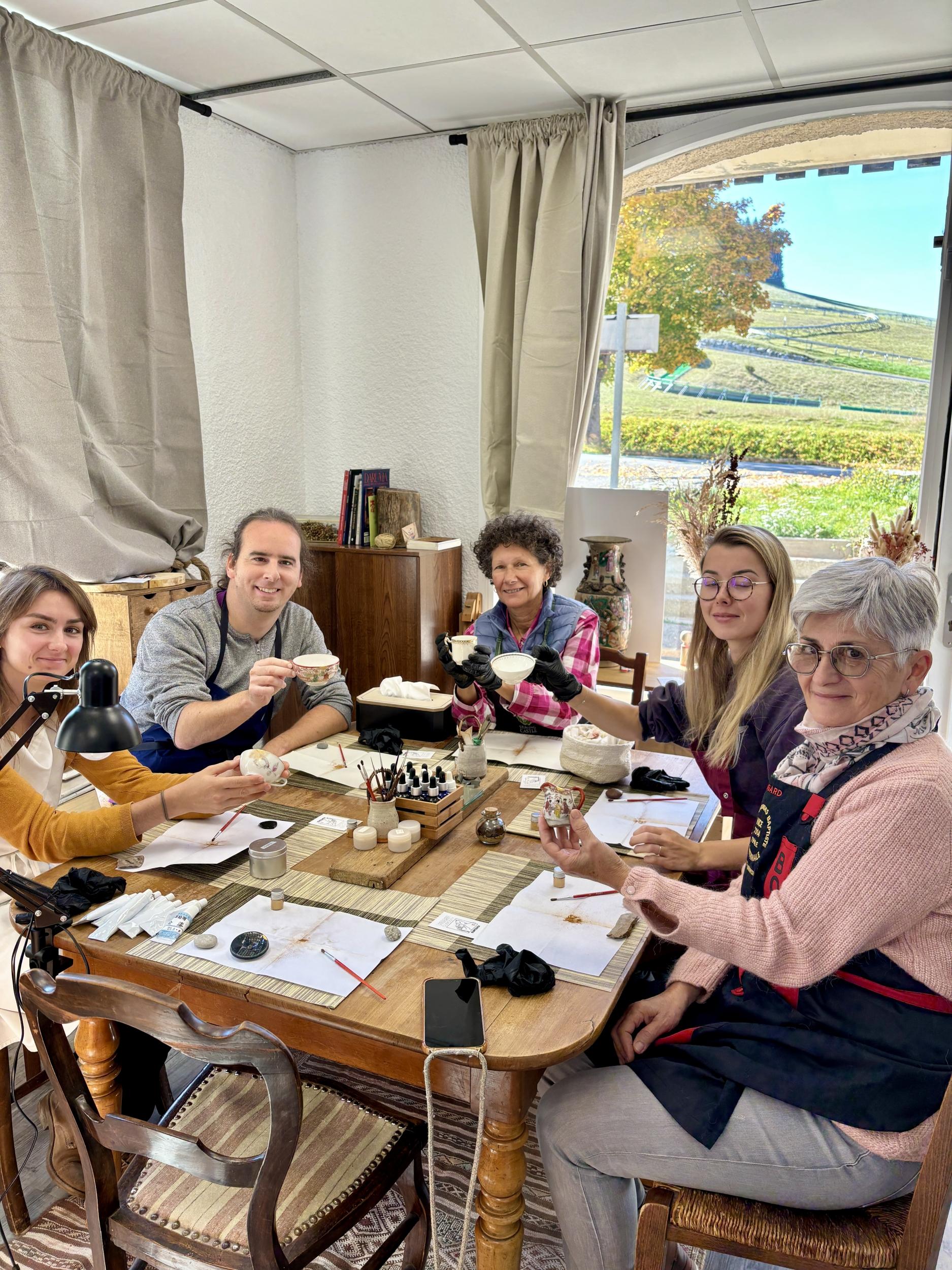 Initiez-vous à l'art du kintsugi avec une touche d'or avec Sabrina - Image n°5 - Wecandoo