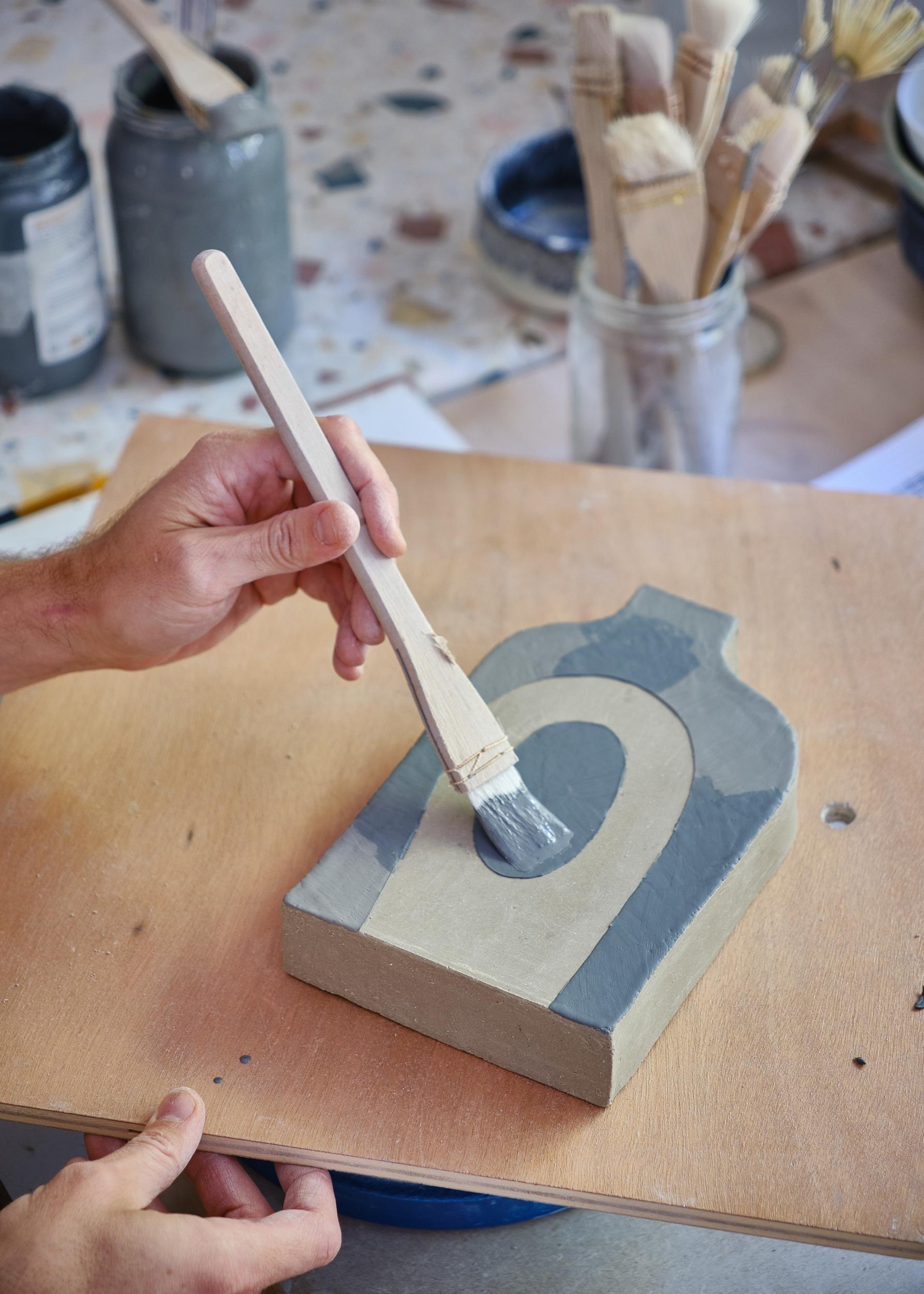 Modelez et décorez votre vase plat avec Etienne - Image n°8 - Wecandoo