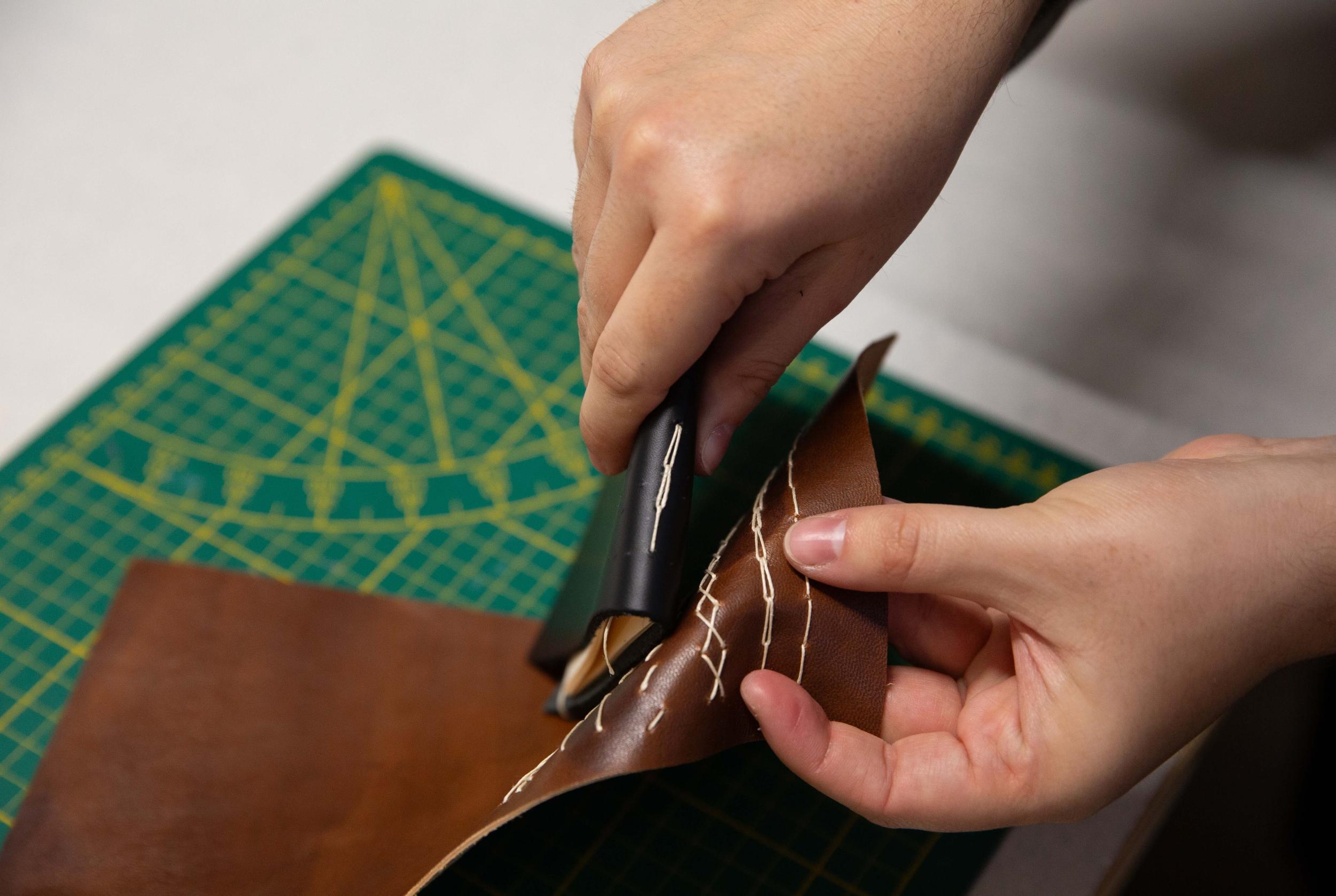 Confectionnez votre carnet en cuir et couture avec Soan - Image n°4 - Wecandoo