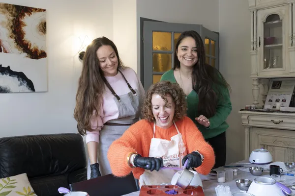 Fabriquez votre duo de soins capillaires solides avec Stéphanie - Image n°3 - Wecandoo