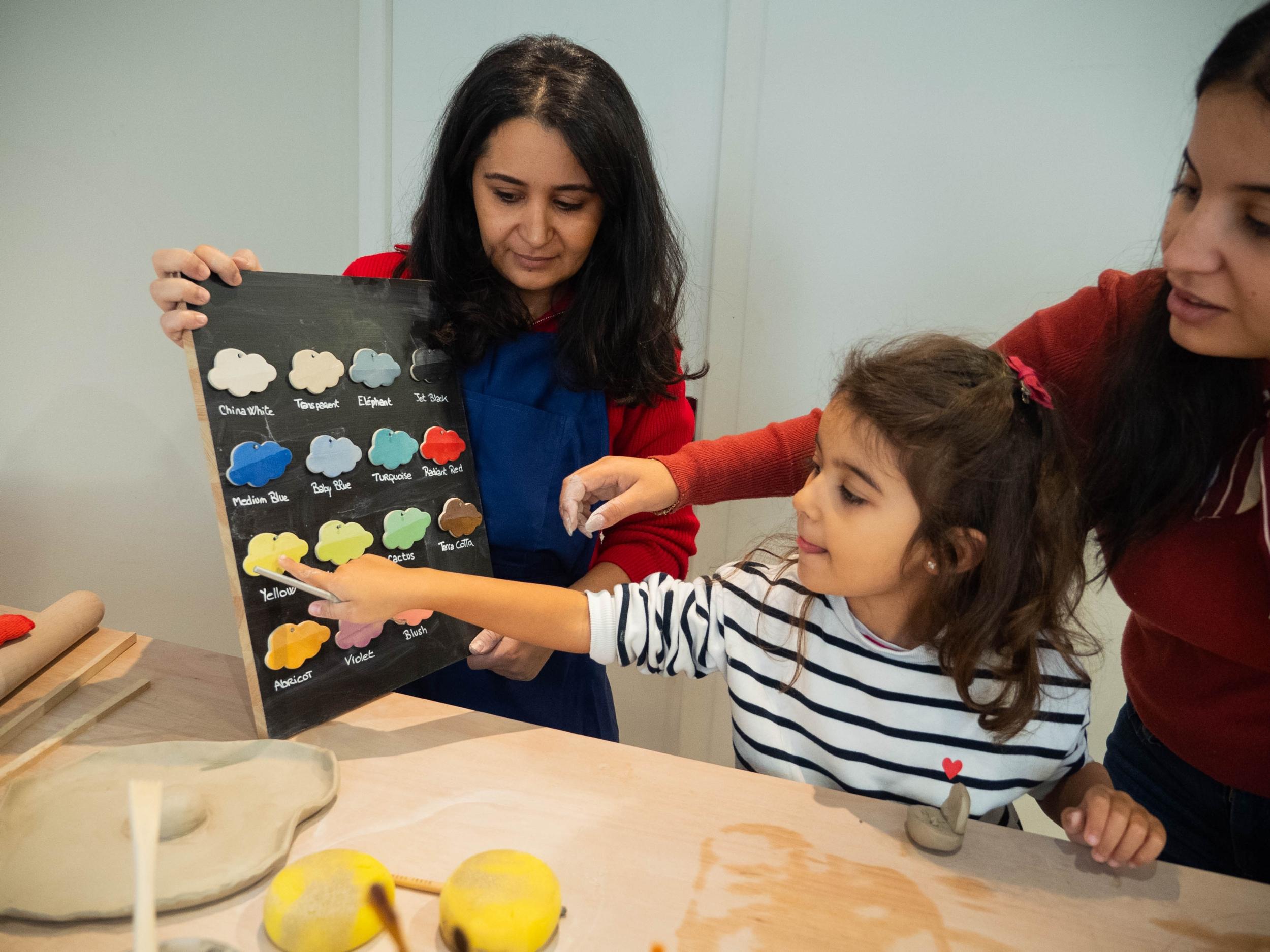 Modelez une création en céramique en duo avec votre enfant, accompagnés par Abla - Image n°8 - Wecandoo