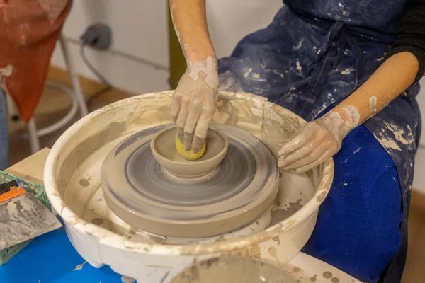 Initiez-vous au tour de potier