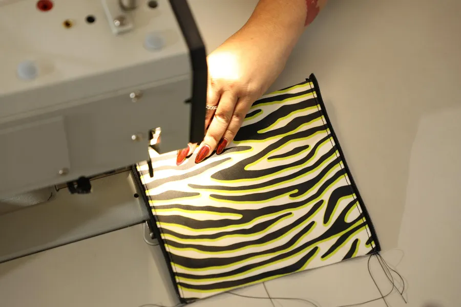 Réalisez votre trio de pièces en cuir recyclé avec Laetitia - Image n°1 - Wecandoo