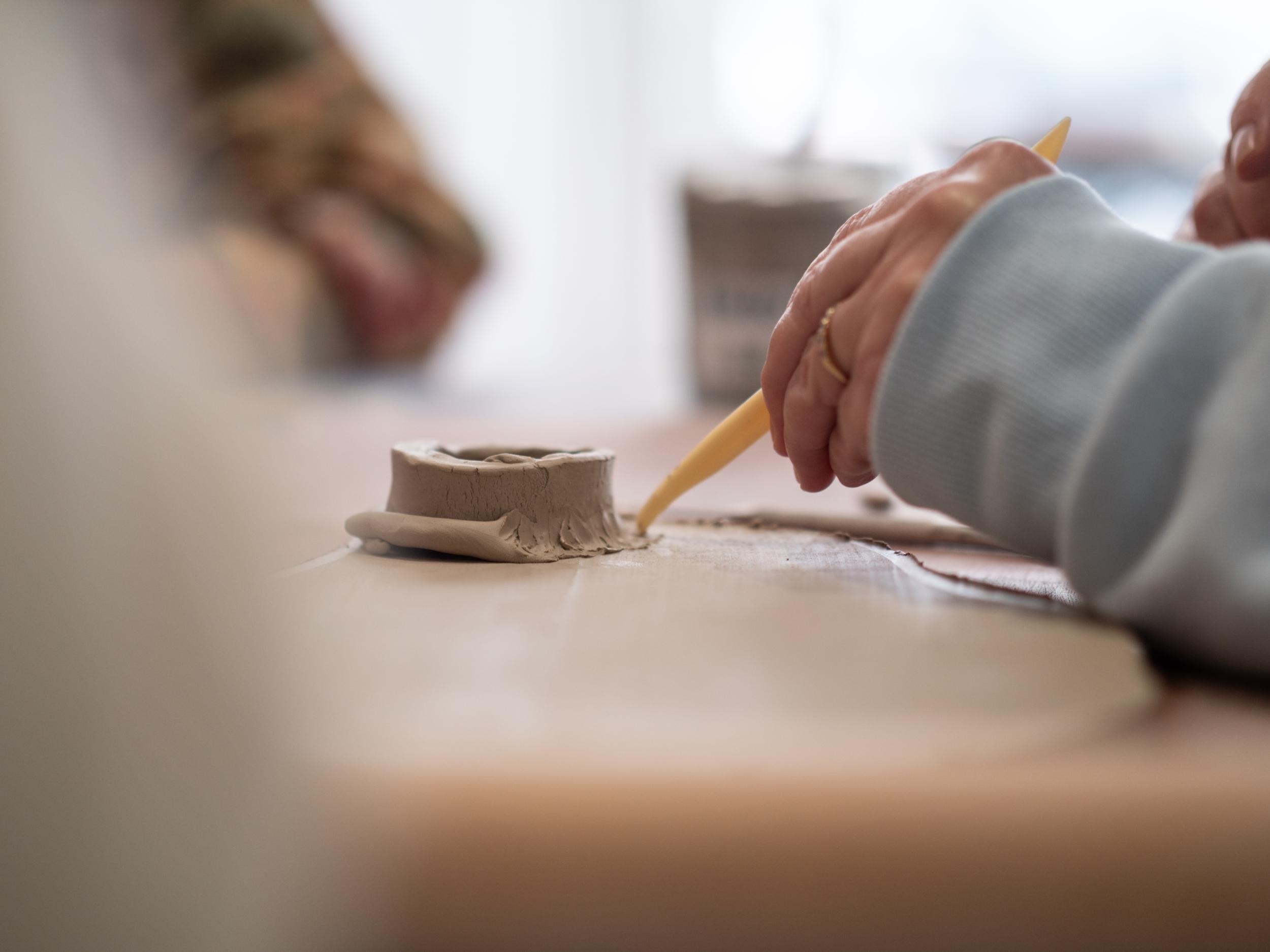 Modelez votre set apéro en céramique avec Cécile - Image n°10 - Wecandoo