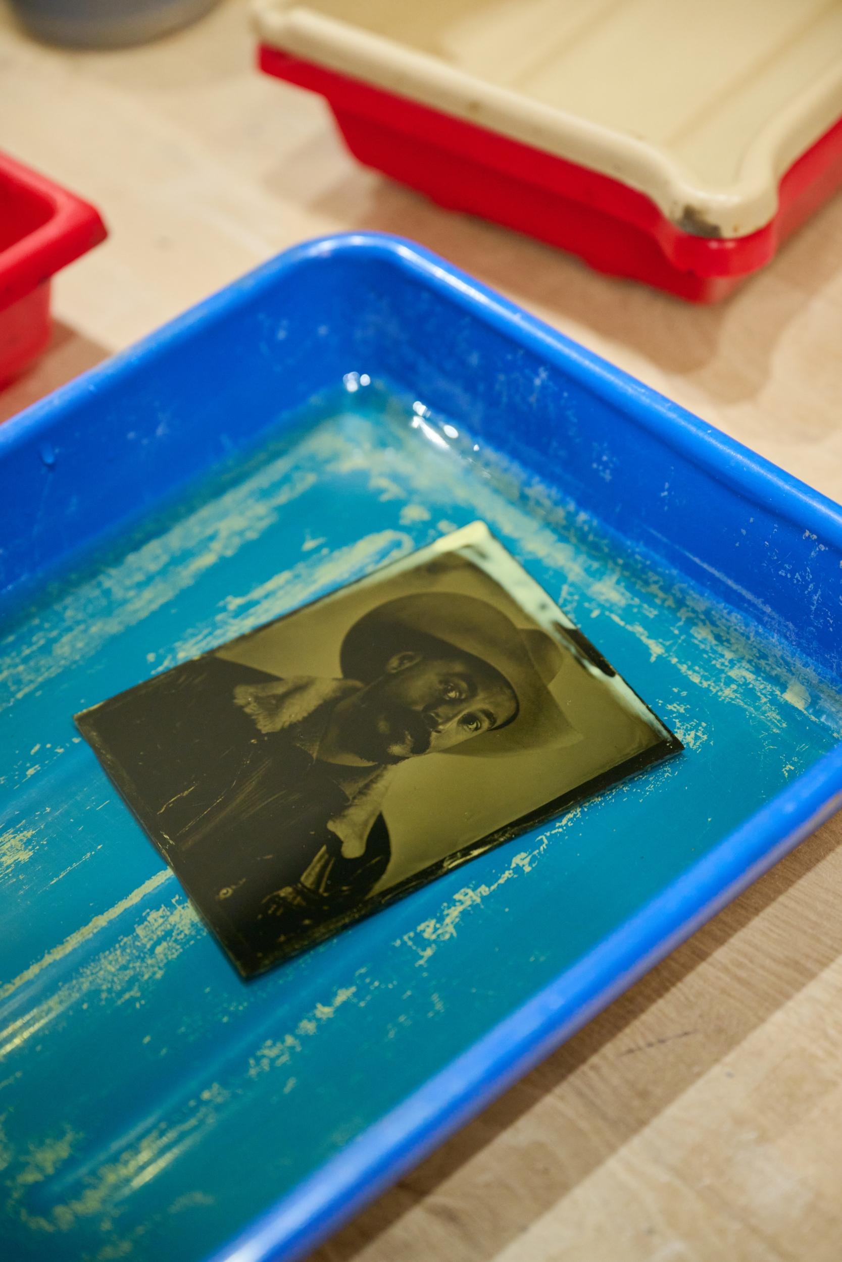 Plongez dans le quotidien d'un photographe des années 1850 avec Thomas - Image n°8 - Wecandoo