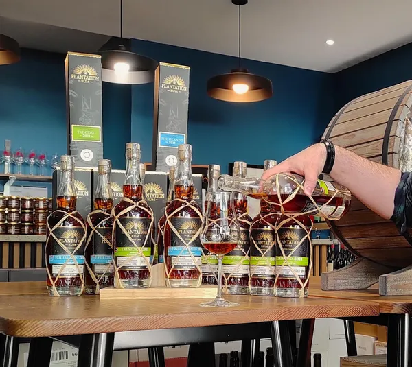 Initiez-vous à la dégustation de spiritueux autour d'une planche avec César - Image n°3 - Wecandoo