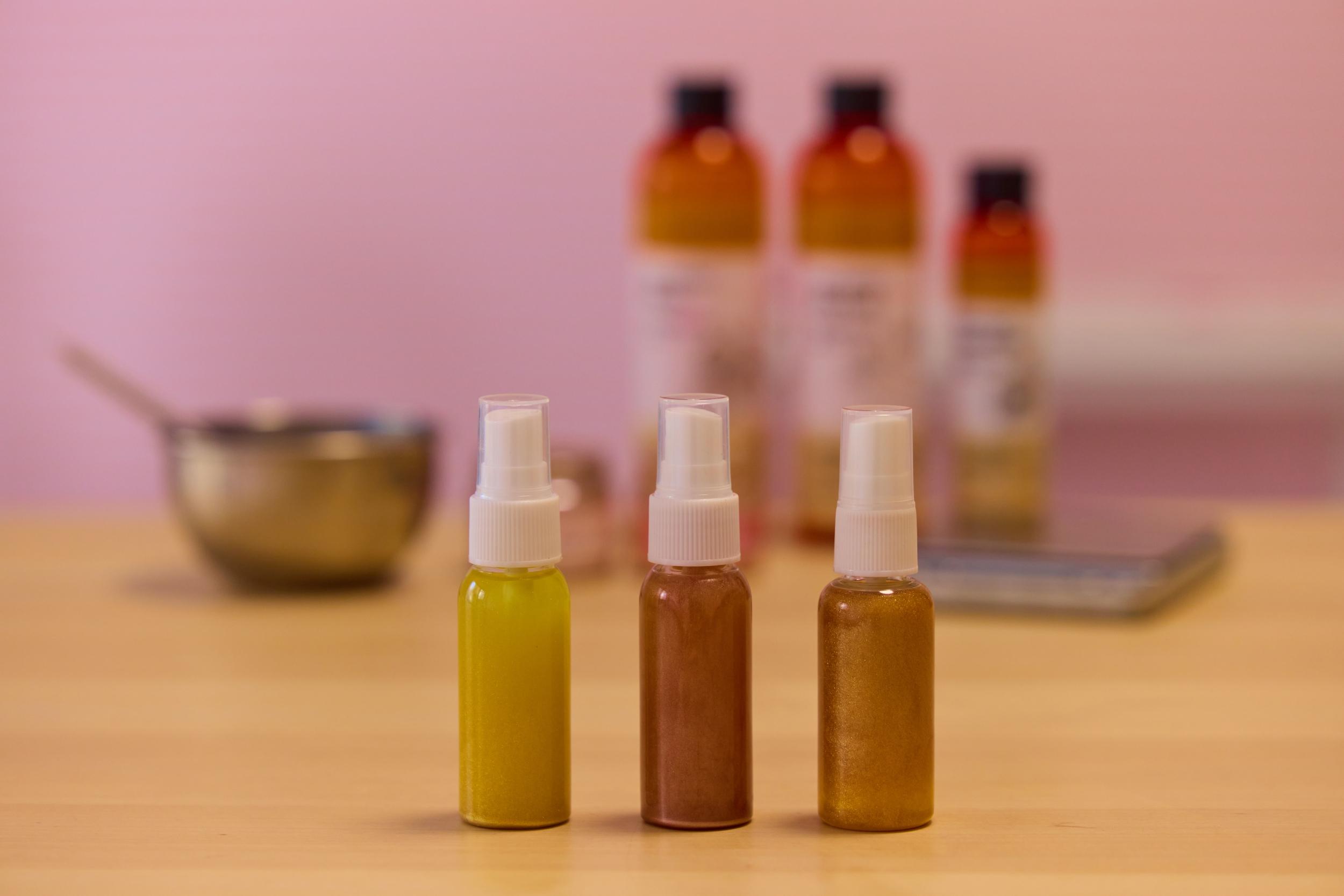 Créez votre brume, huile scintillante ou crème pour les mains avec Nathalie - Image n°9 - Wecandoo