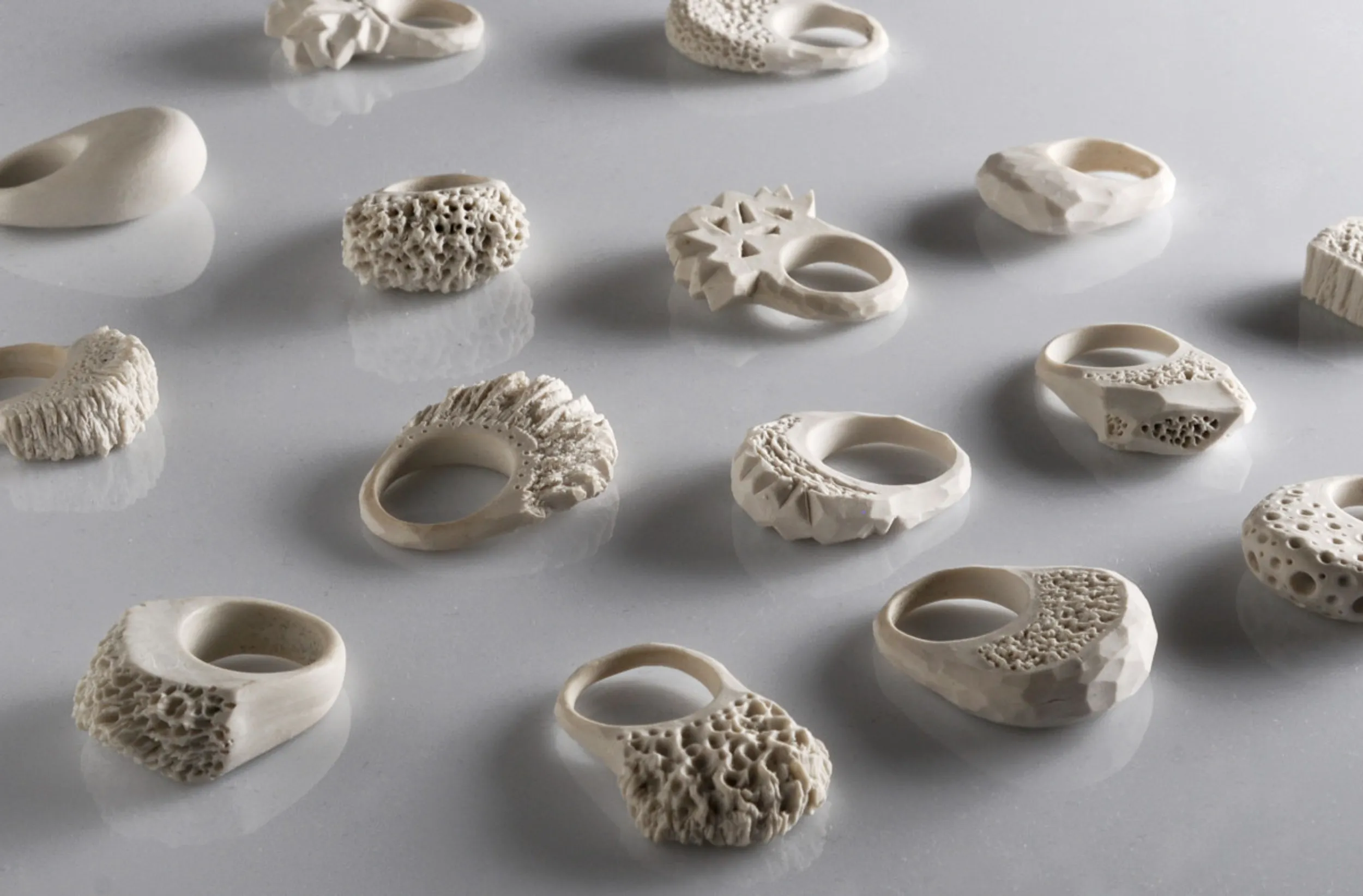 Modelez cinq bagues en porcelaine à Paris