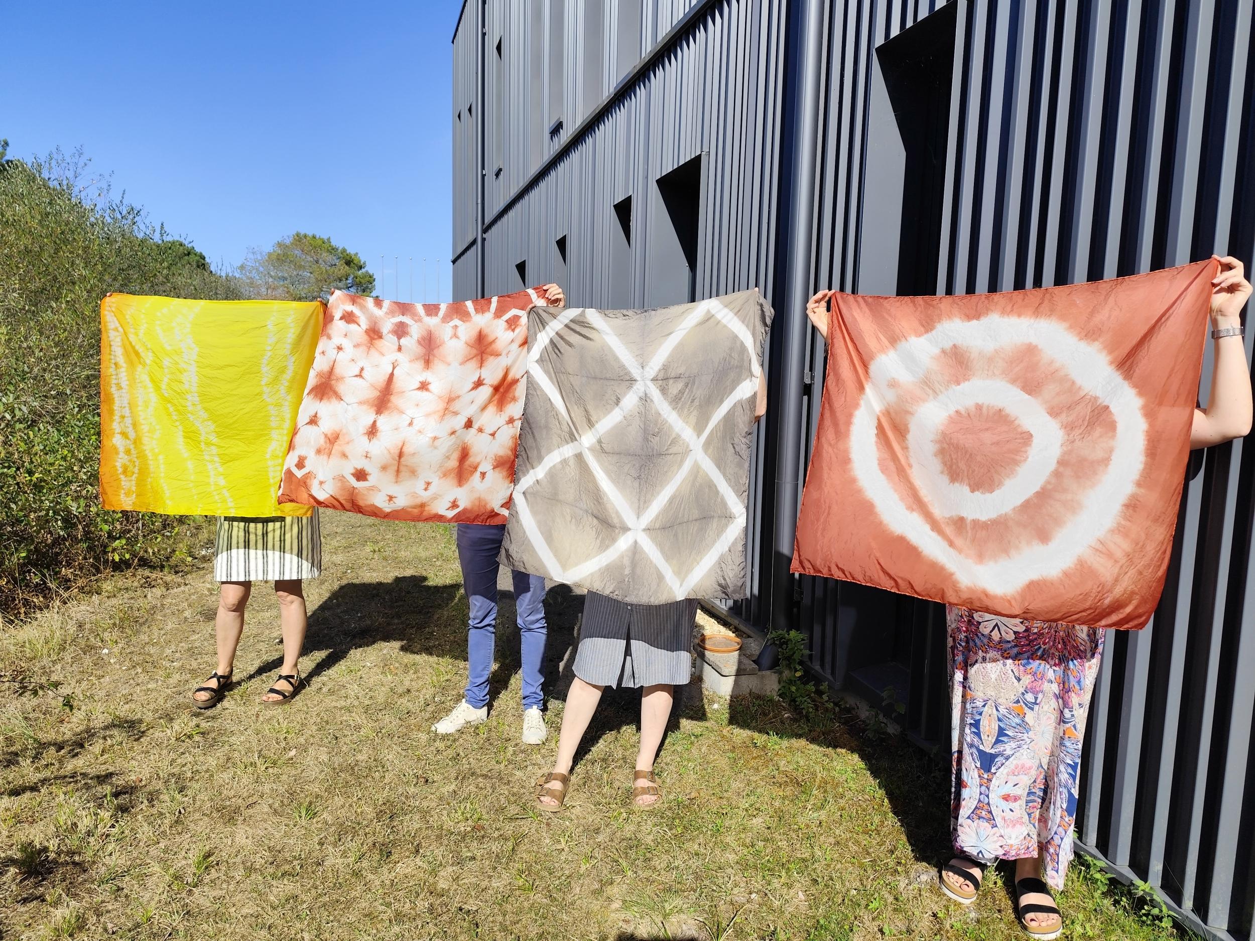 Réalisez votre foulard en soie en teinture végétale avec Kasia - Image n°4 - Wecandoo