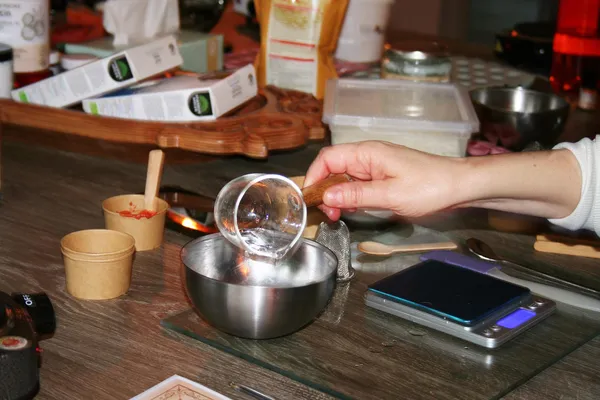 Créez votre set de maquillage solide naturel avec Luíza - Image n°4 - Wecandoo