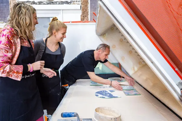 Réalisez votre œuvre en verre fusing autour d’un apéro avec Bernard et Virginie - Afbeelding nr. 5 - Wecandoo