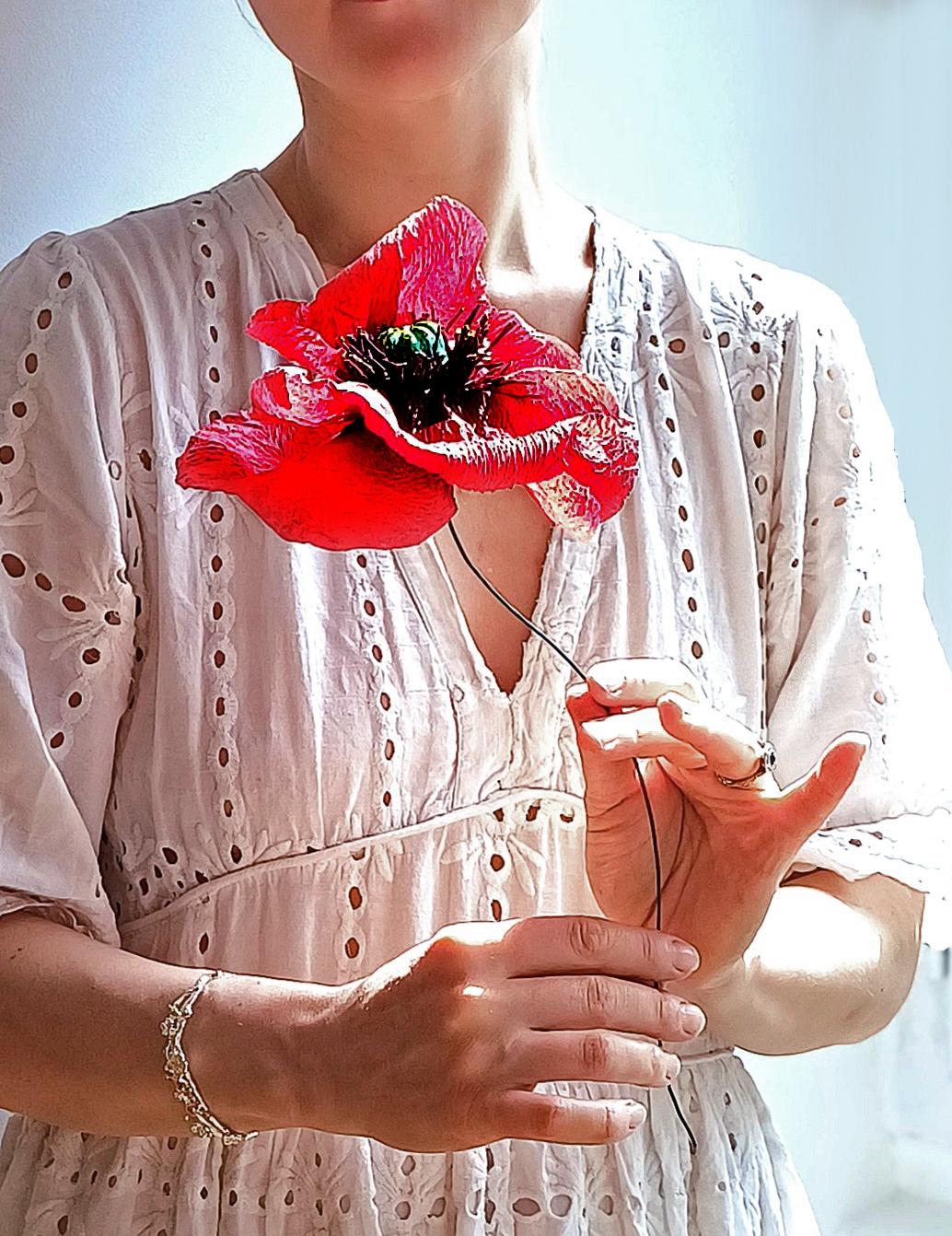 Créez une fleur éternelle et sa tige en papier avec Anna à Paris - Image n°9 - Wecandoo