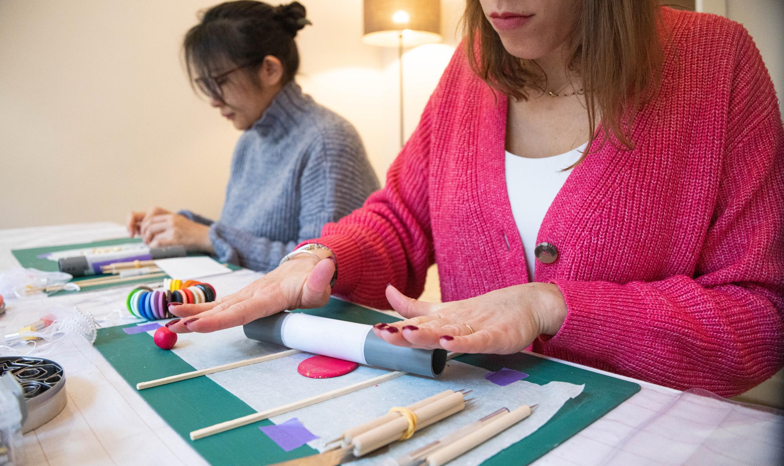 Créez vos set de paires de boucles avec Mona - Image n°9 - Wecandoo