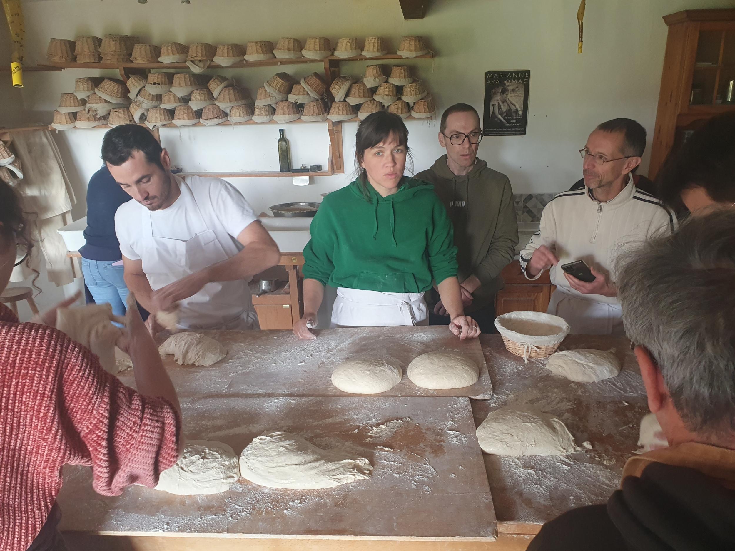 Devenez paysan-boulanger le temps d'une journée et fabriquez vos pains au levain - Image n°9 - Wecandoo