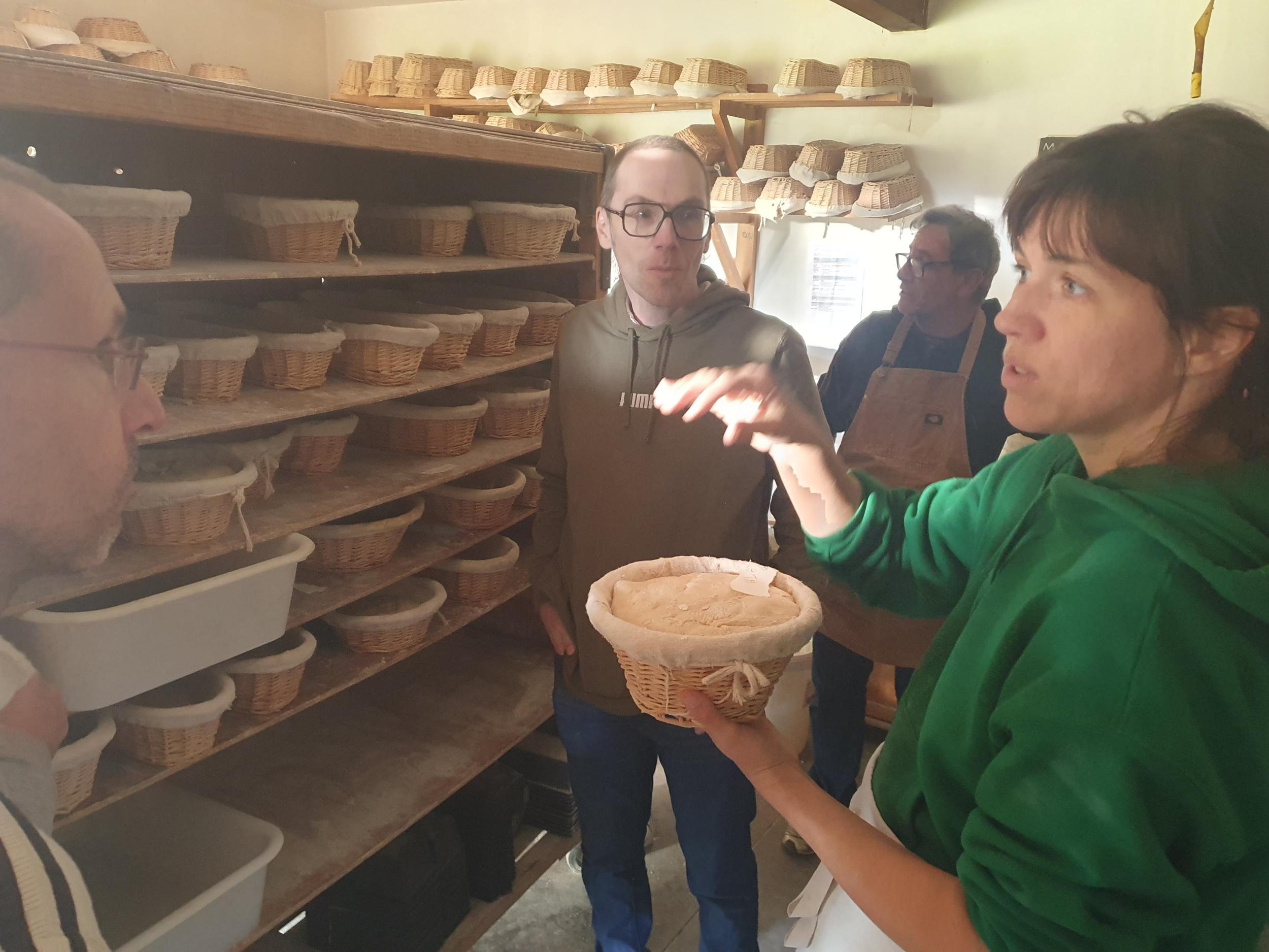 Devenez paysan-boulanger le temps d'une journée et fabriquez vos pains au levain - Image n°10 - Wecandoo